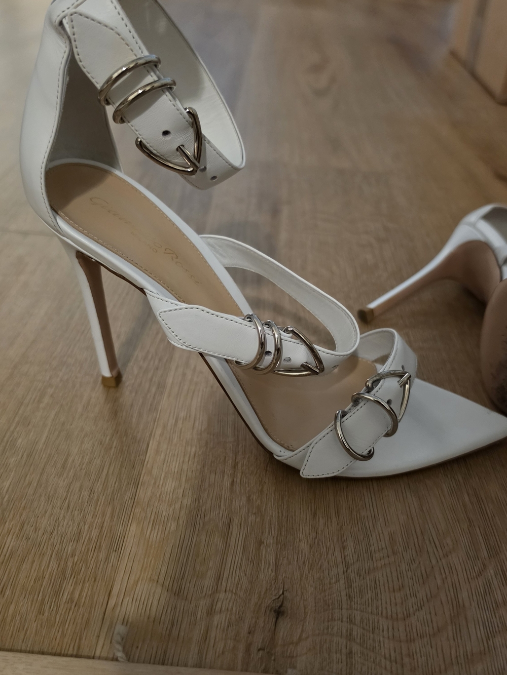 Gianvito Rossi White Pointed Buckle-Strap Stiletto Heels - Picture 2 of 7